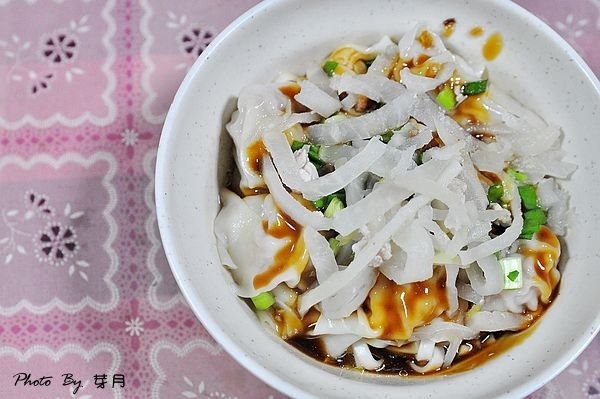 龍潭菜市場美食無名肉羹湯餛飩乾麵紅油抄手在地人推薦