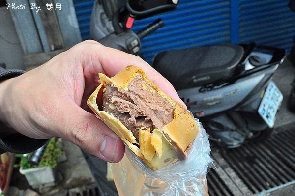 龍潭美食菜市場幸福列車車輪餅杜老爺冰淇淋鳳梨香草下午茶