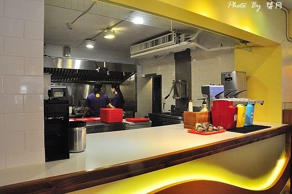 台北東區梁靜茹老公開的漢堡店CaliBurger和牛