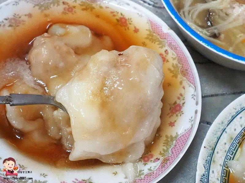 台南西港區美食-阿得肉圓-肉圓一顆只要5元，肉焿湯15元，傳統早市的經濟奇蹟