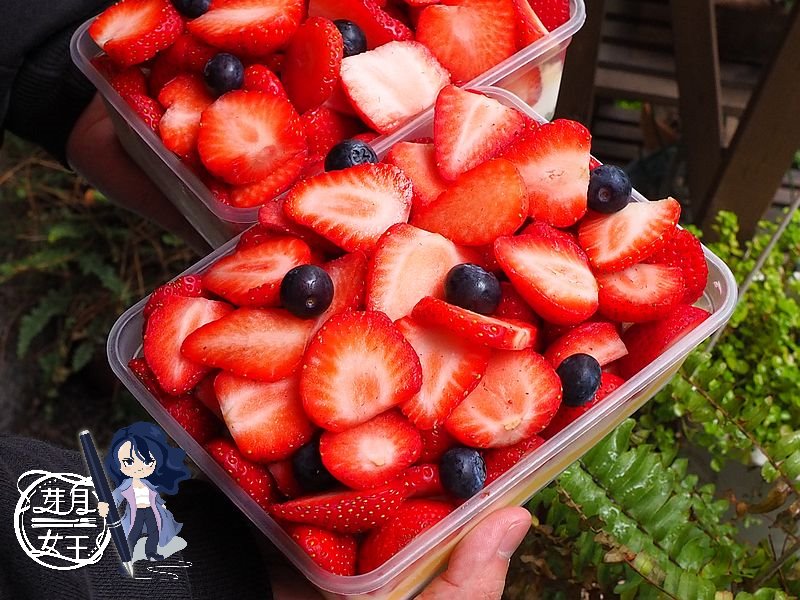 桃園中壢美食-良い日-草莓季就是要吃草莓大福，還有預約才能吃到的草莓珠寶盒